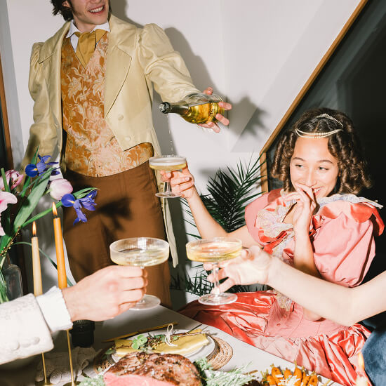 Gruppe beim feiern der 180 Jahre Jubiläumskampagne