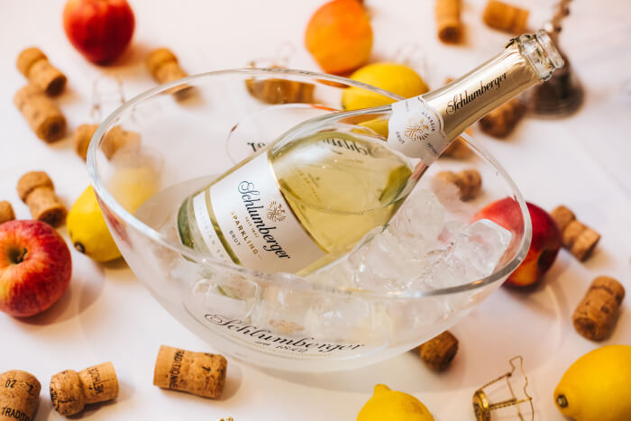 Flasche Schlumberger Sparkling Brut 750ml im Sektkühler in der Wiener Sektkellerei.